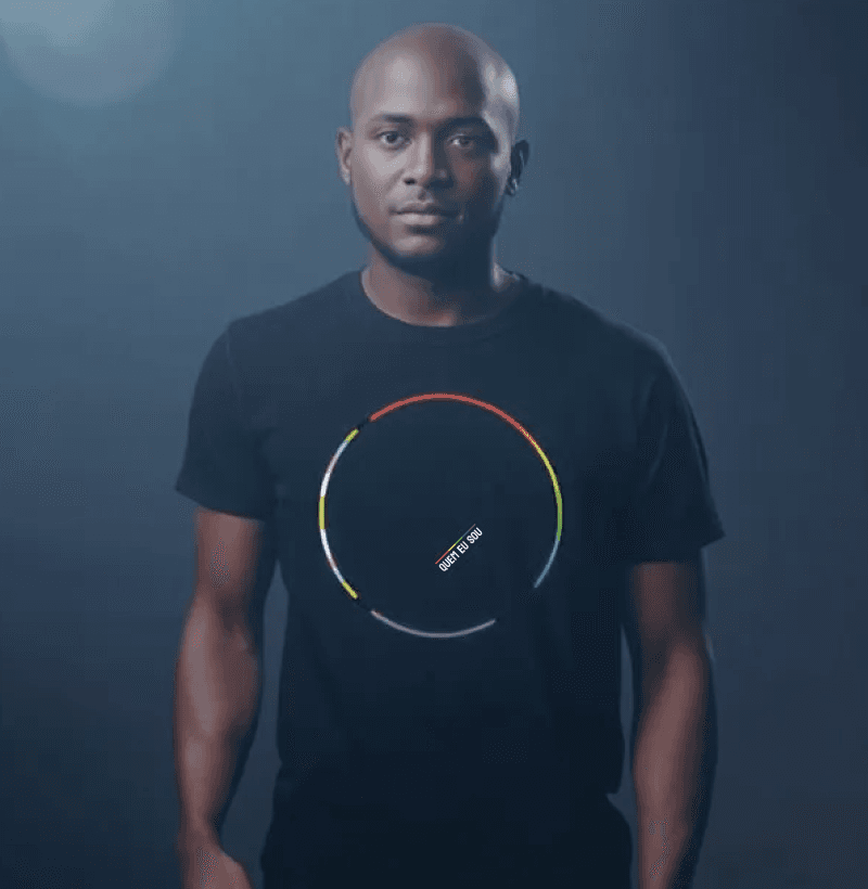 Vista-se de coragem pra enfrentar o mundo. A camiseta "Quem Eu Sou" Black é feita pra você se vestir com orgulho.